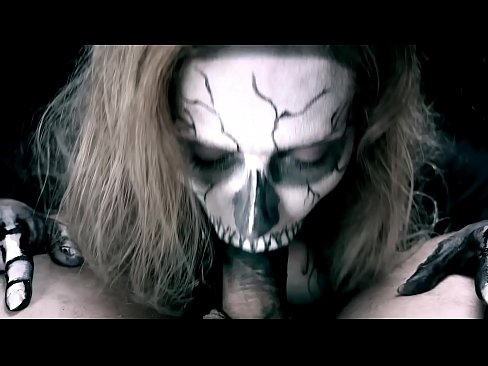 ❤️ Demonska djevojka siše kurac svojim crnim ustima i guta spermu. ️❌ Porno fb u pornografiji bs.tukifporno.ru ❤